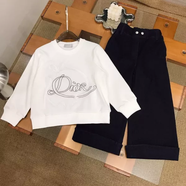 디올 자수 맨투맨과 스트레이트 데님 아동 세트