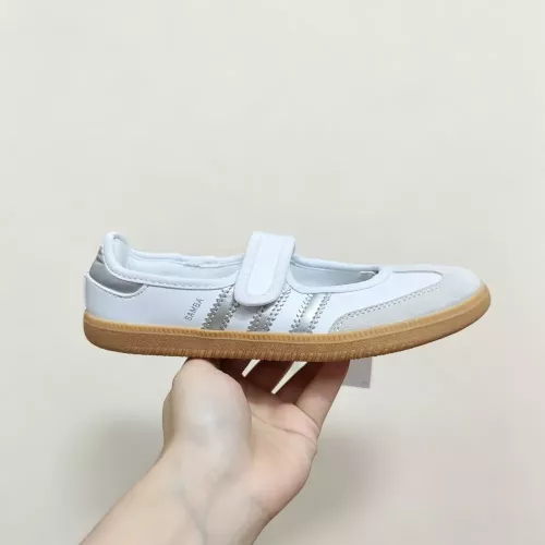 아디다스 메리제인 스트랩 검솔 로우탑 슈즈