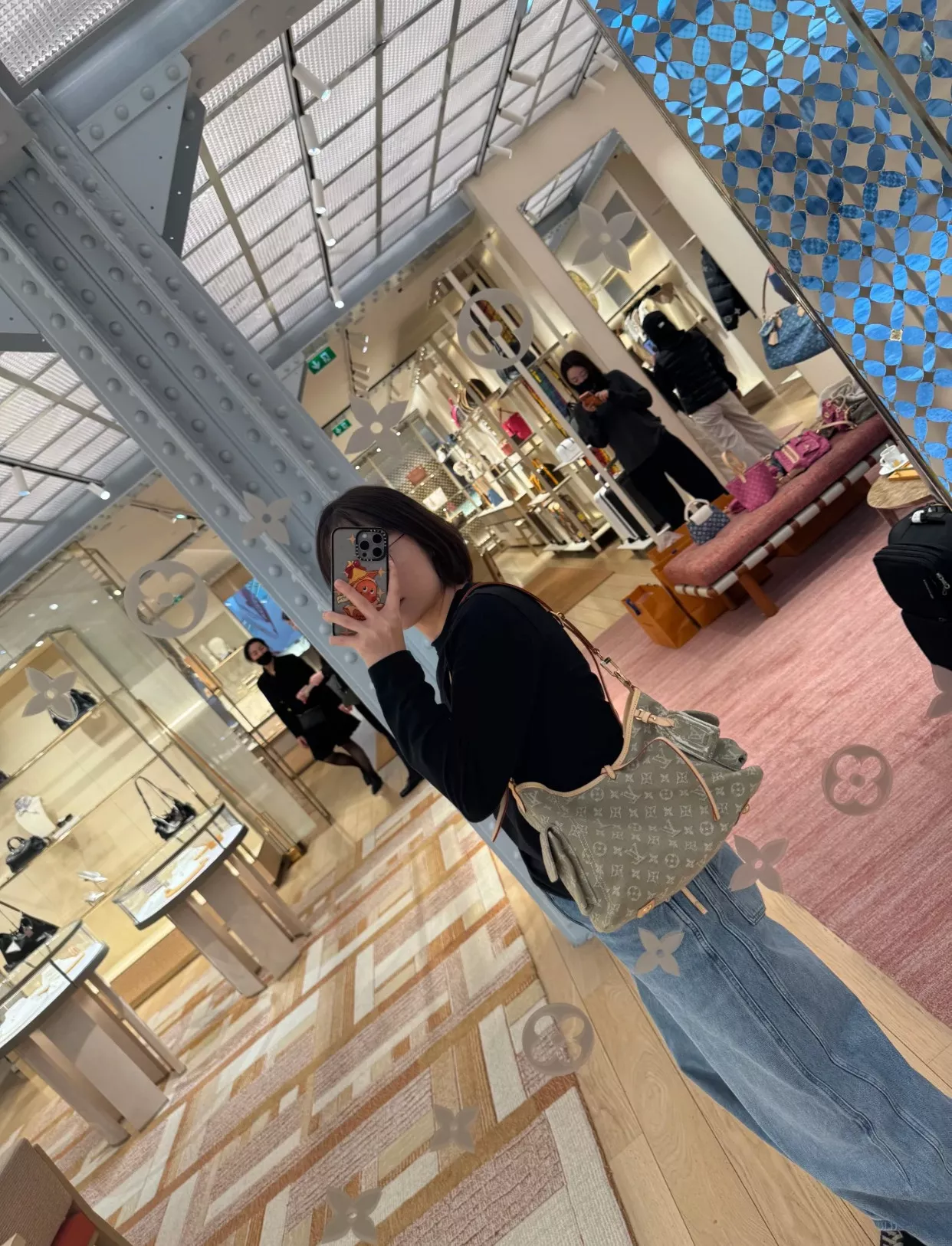 루이비통 워시드 카키 그린 데님 모노그램 카고 숄더백 상세 이미지 48