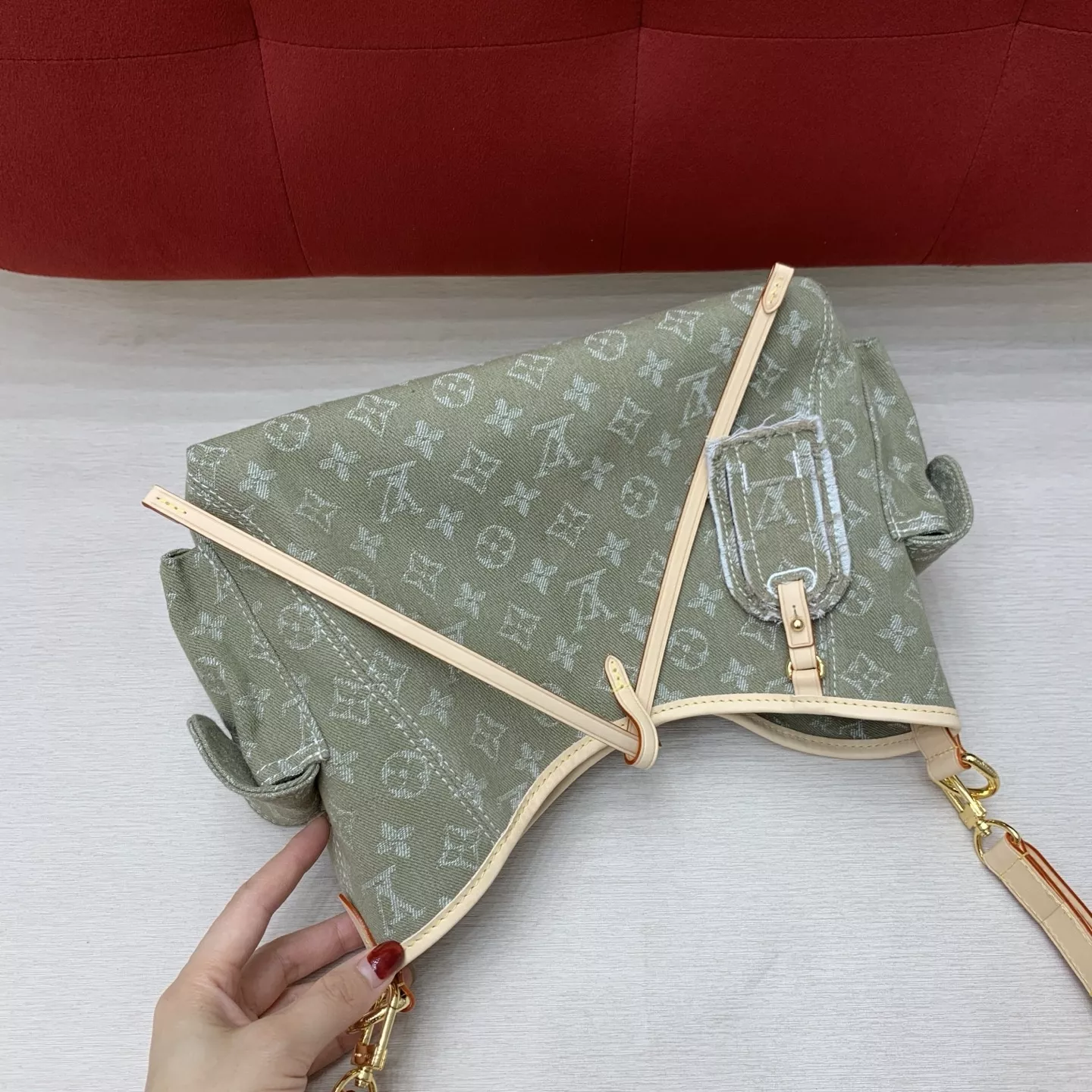 루이비통 워시드 카키 그린 데님 모노그램 카고 숄더백 상세 이미지 19