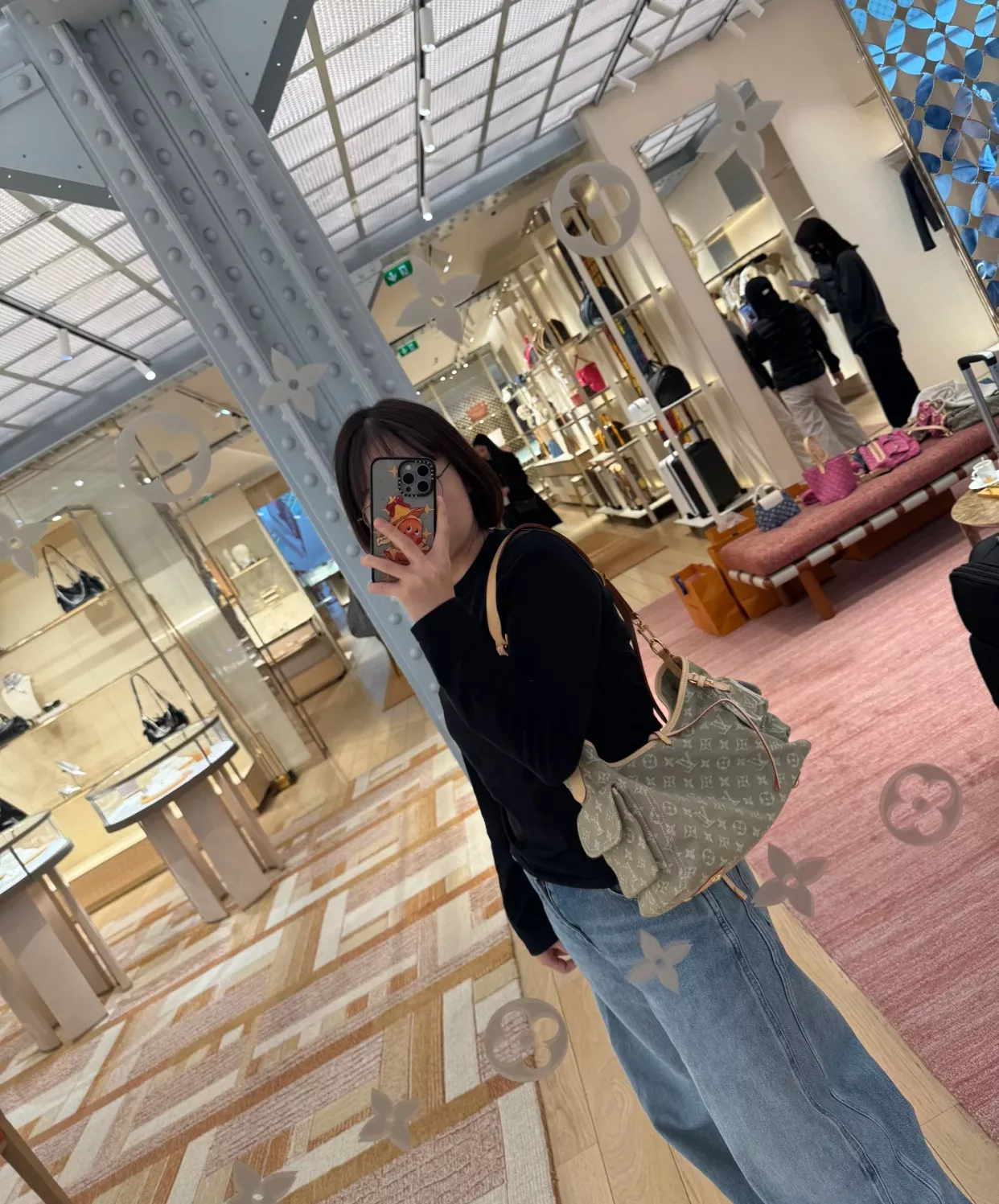 루이비통 워시드 카키 그린 데님 모노그램 카고 숄더백 상세 이미지 47