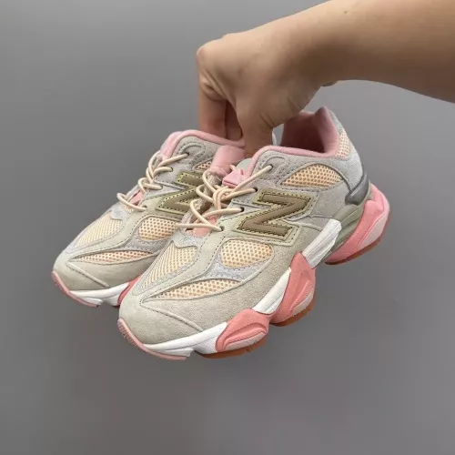 뉴발란스 밴딩 레이스 디자인 아동 어글리 운동화