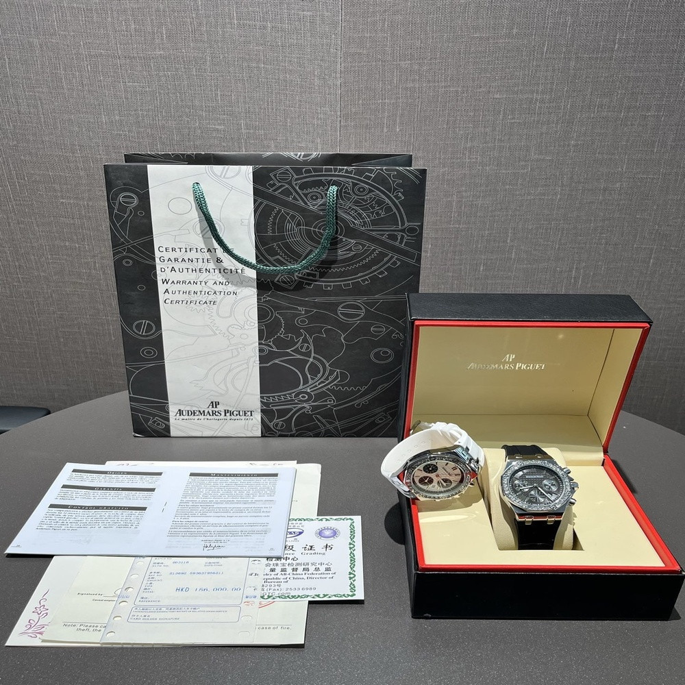 오데마피게 로열오크 리미티드 에디션 38mm 러버 스트랩 손목시계