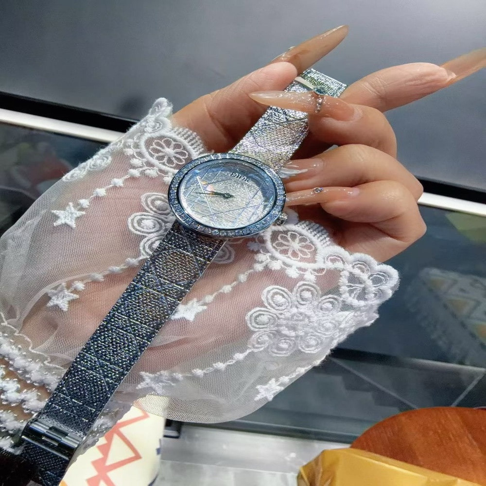 디올 라 미니 디 드 디올 새틴 30mm 자개 다이얼 메탈 시계