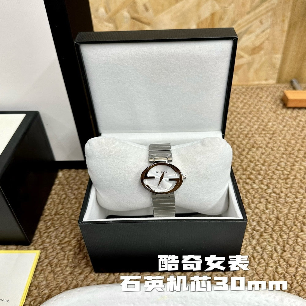 구찌 30mm 스테인리스 쿼츠 여성 손목시계