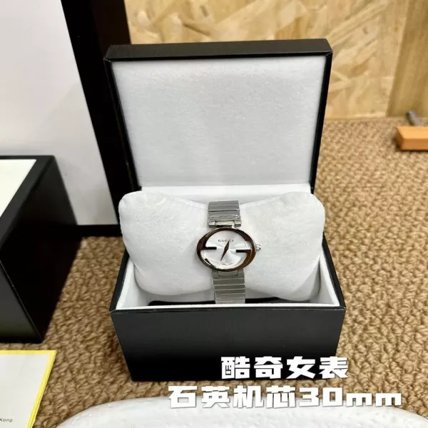 구찌 30mm 스테인리스 쿼츠 여성 손목시계