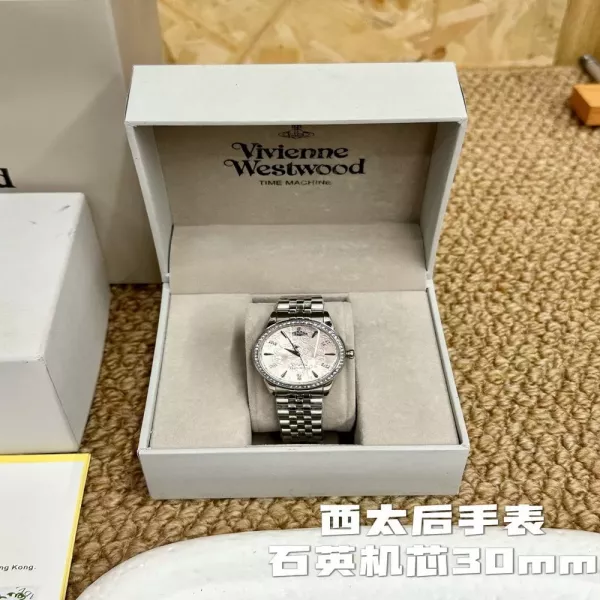 비비안웨스트우드 30mm 라운드 화이트 다이얼 메탈 손목시계