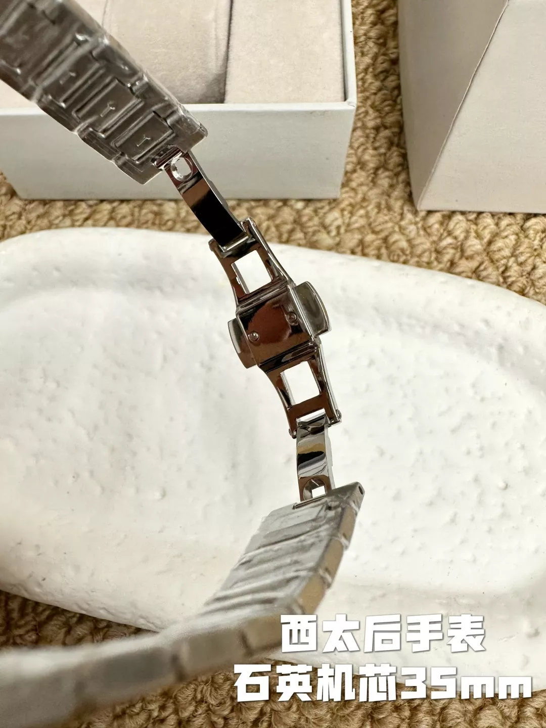 비비안웨스트우드 35mm 화이트 다이얼 메탈 손목시계 상세 이미지 5