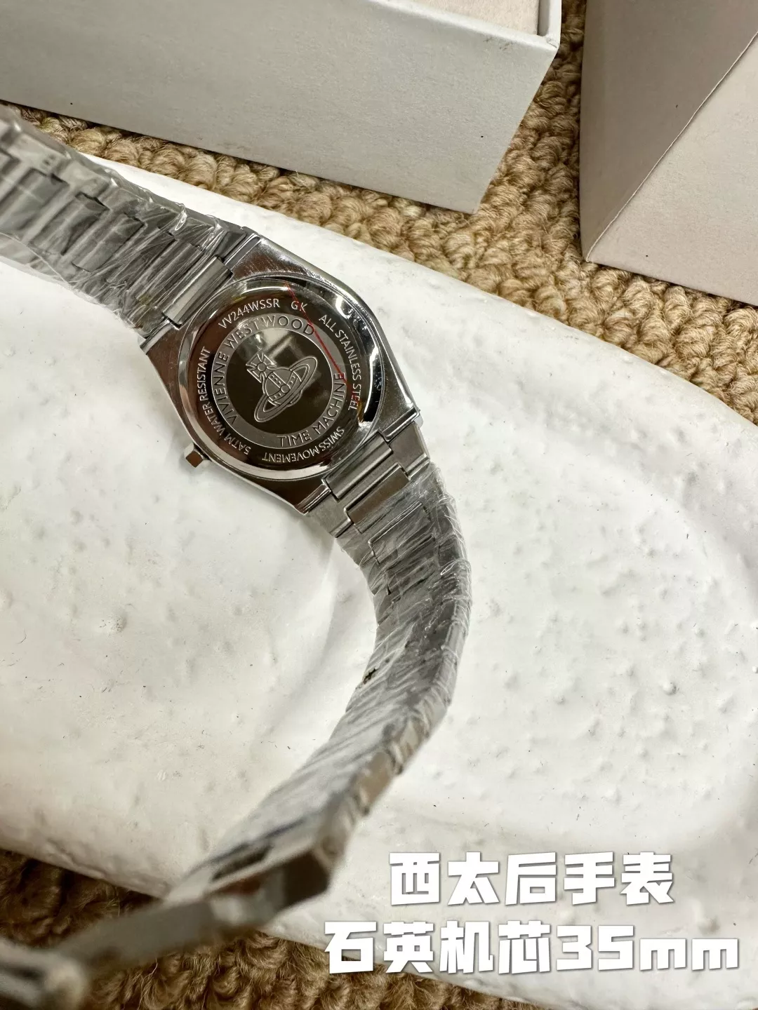비비안웨스트우드 35mm 화이트 다이얼 메탈 손목시계 상세 이미지 6