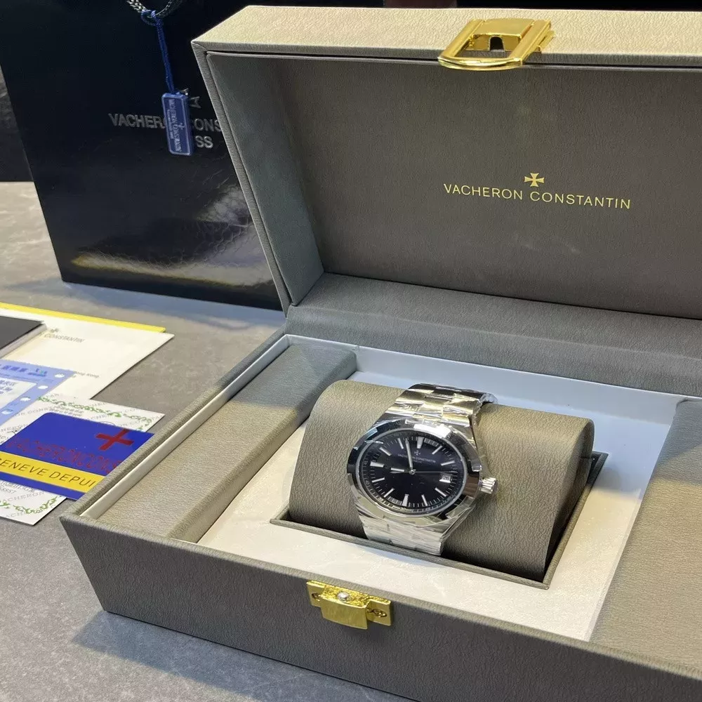 바쉐론콘스탄틴 오버시즈 블루 다이얼 스테인리스 40mm 손목시계