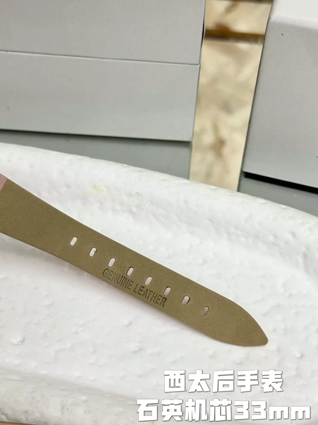 비비안웨스트우드 핑크 가죽 스트랩 골드톤 33mm 쿼츠 손목시계 상세 이미지 9