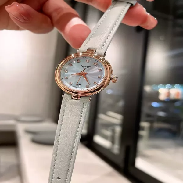 티쏘 카슨 캐럴리나 스몰 26mm 가죽 손목시계