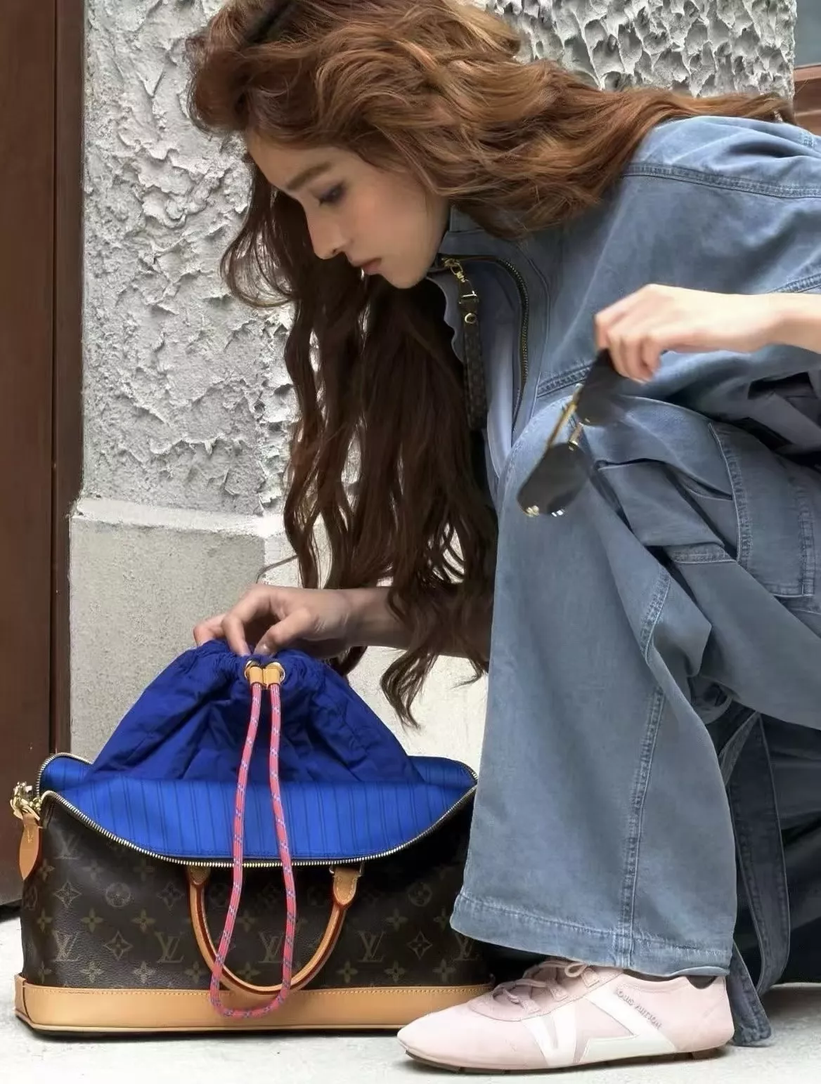 루이비통 알마 소프트 모노그램 캔버스 미디엄 토트백 상세 이미지 41