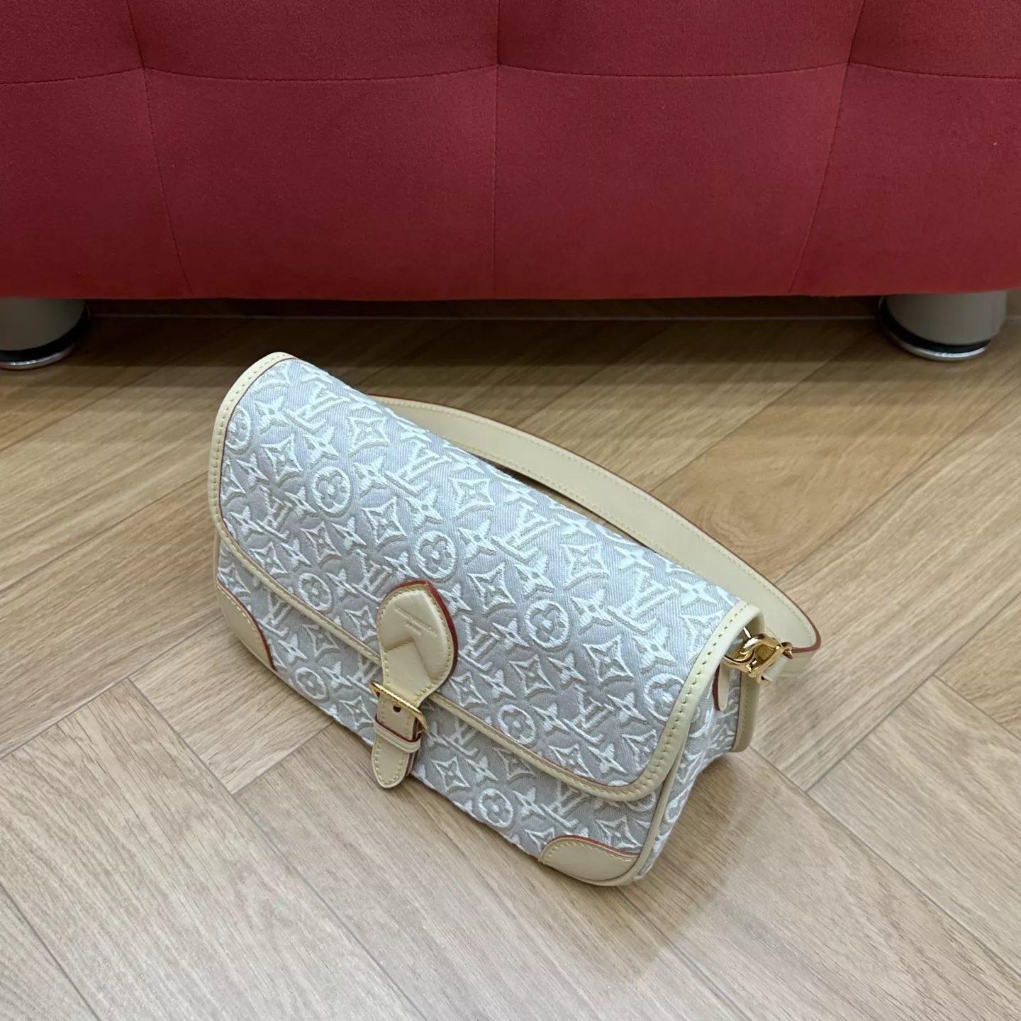 루이비통 다이앤 카키 자카드 트래피즈 숄더백 상세 이미지 24