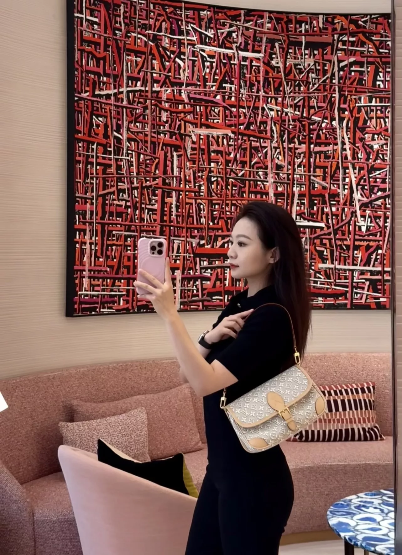 루이비통 다이앤 카키 자카드 트래피즈 숄더백 상세 이미지 30