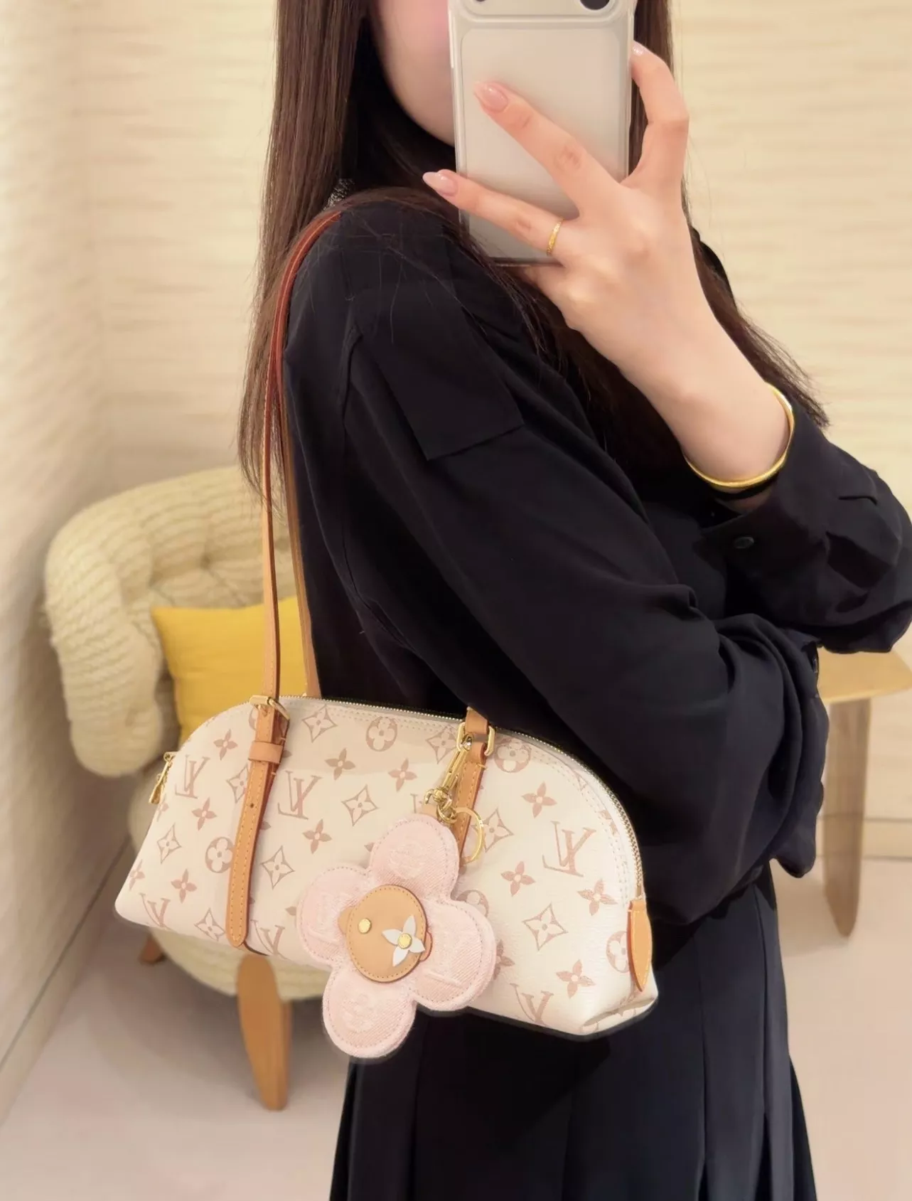 루이비통 스콰이어 가로형 레진 가죽 라이더 숄더백 상세 이미지 39