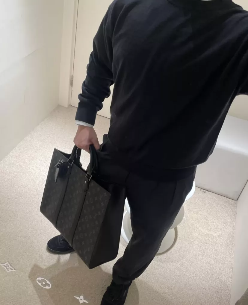 루이비통 24H 모노그램 블랙 캔버스 토트백 상세 이미지 23