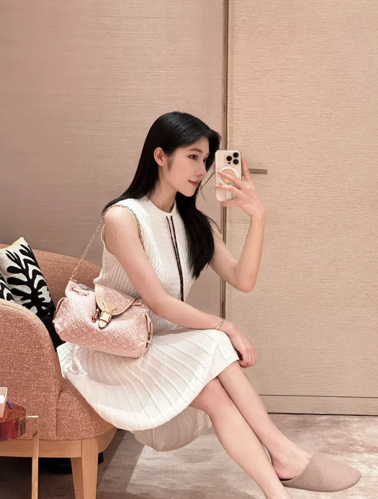 루이비통 오디세이 핑크 자카드 자수 플랩 숄더백 상세 이미지 52