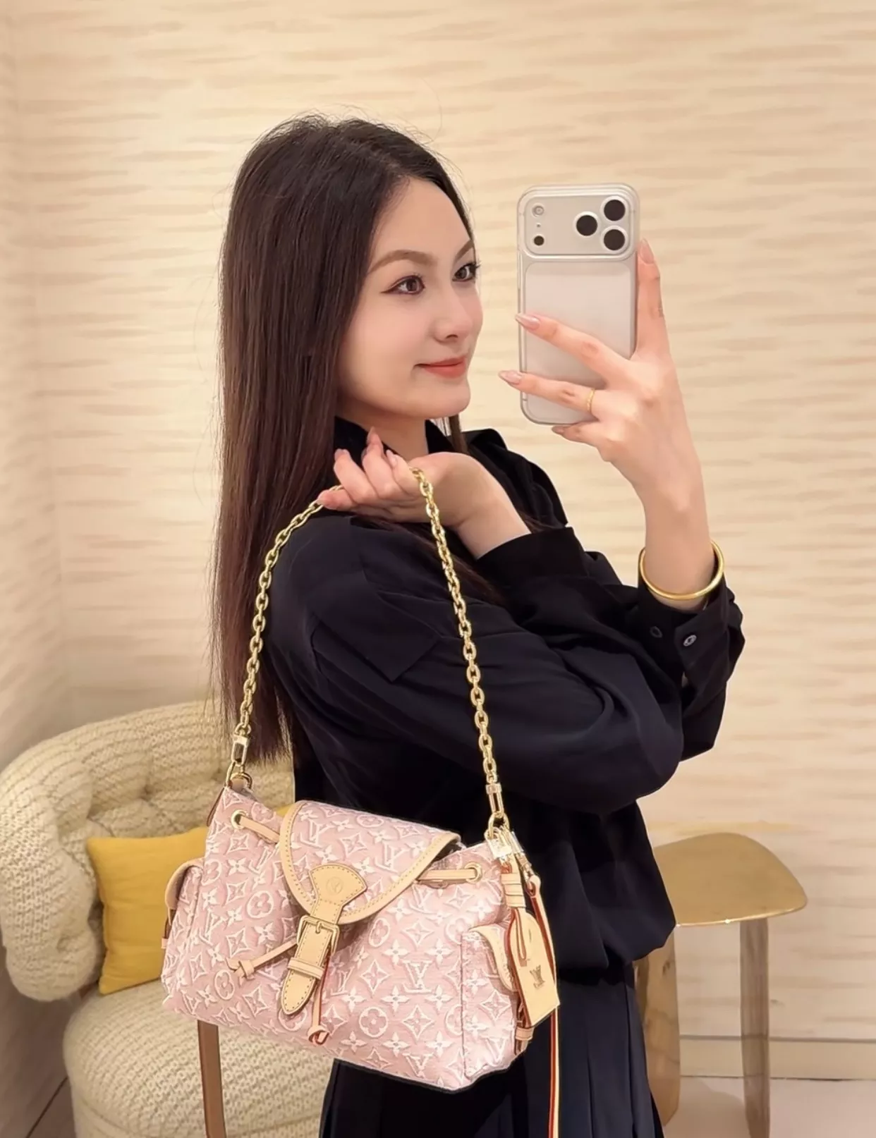 루이비통 오디세이 핑크 자카드 자수 플랩 숄더백 상세 이미지 34