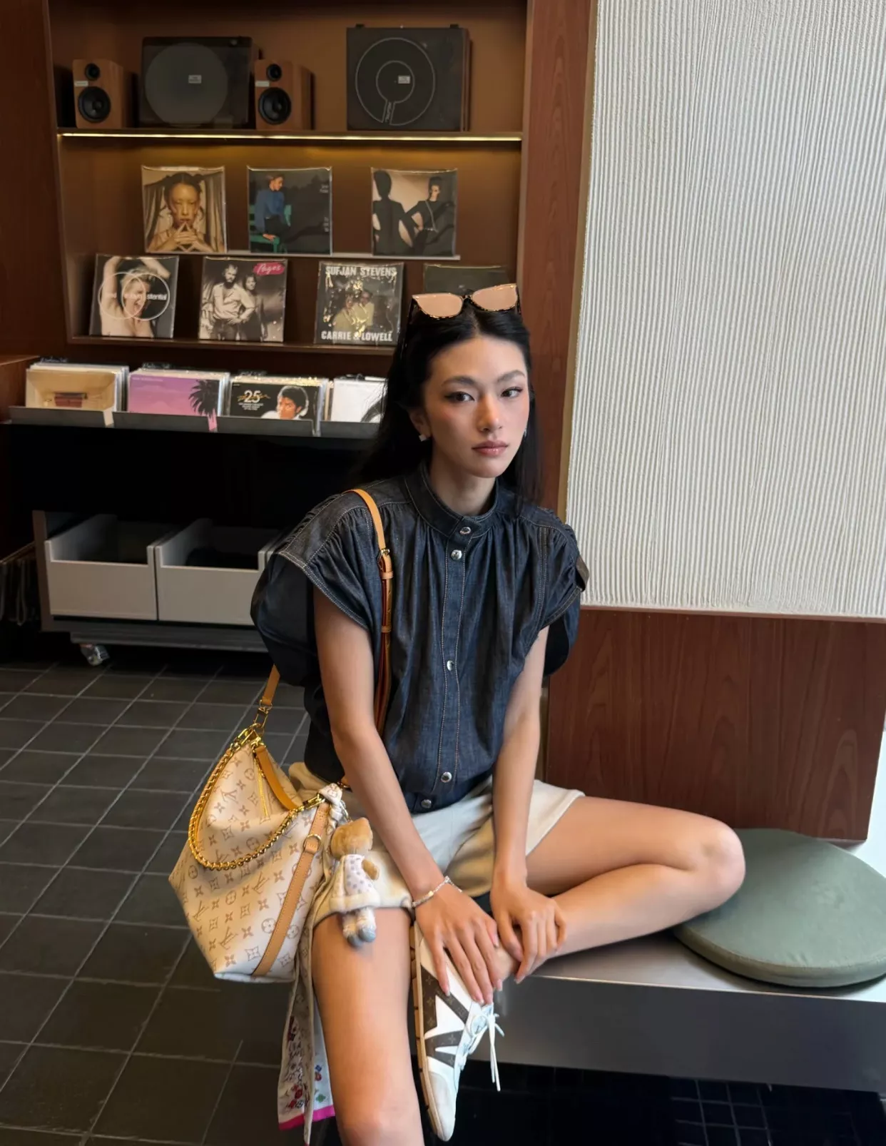 루이비통 멀티패스 사구 컬러 체인 숄더백 상세 이미지 35