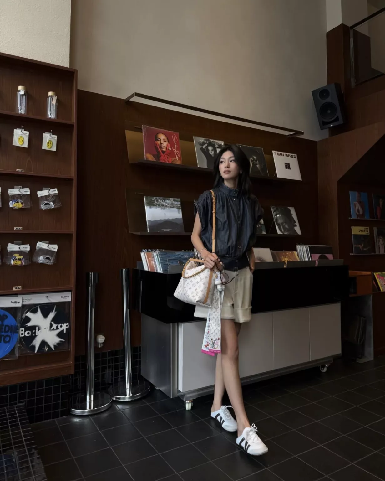 루이비통 멀티패스 사구 컬러 체인 숄더백 상세 이미지 39