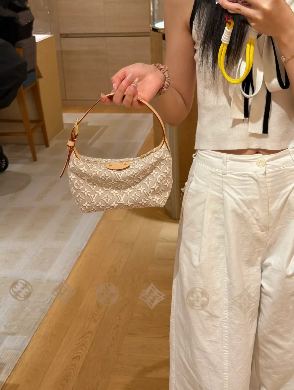 루이비통 힐스 자카드 로고 자수 캔버스 숄더백 상세 이미지 39