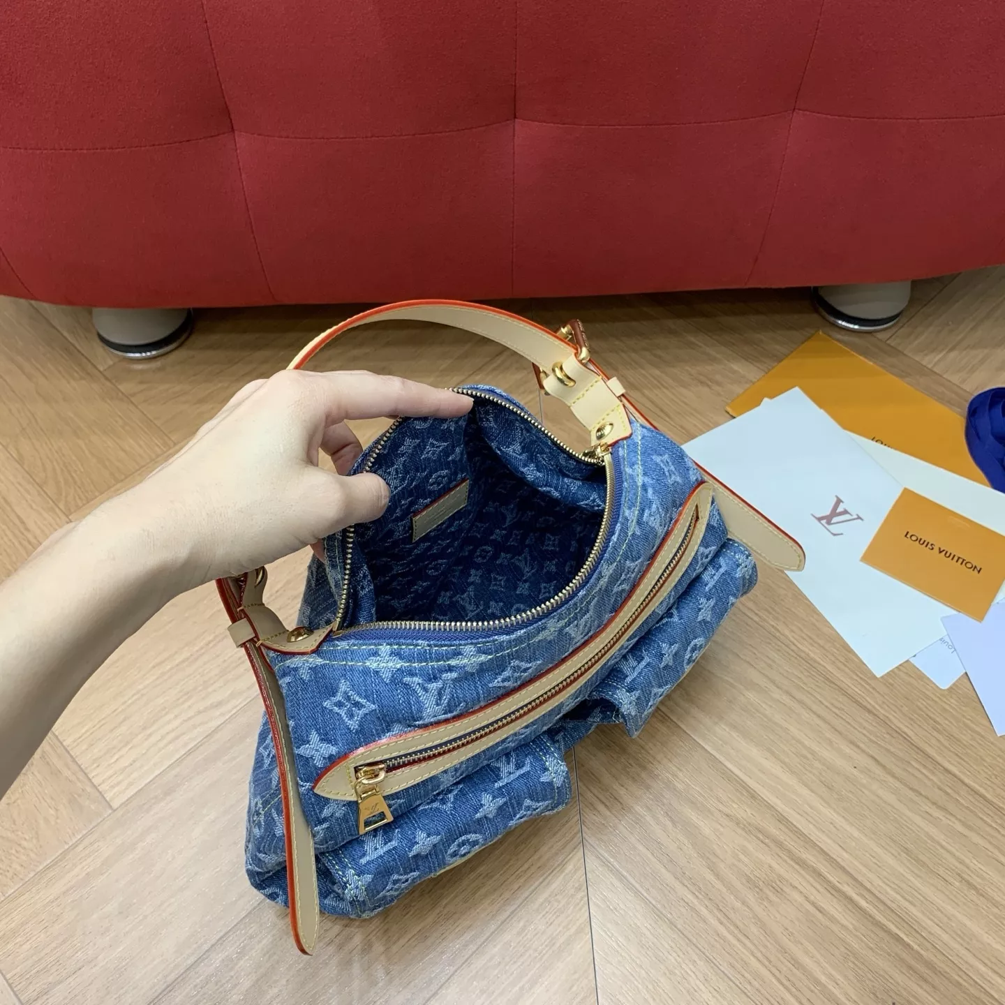 루이비통 워싱 데님 배기 숄더백 상세 이미지 28