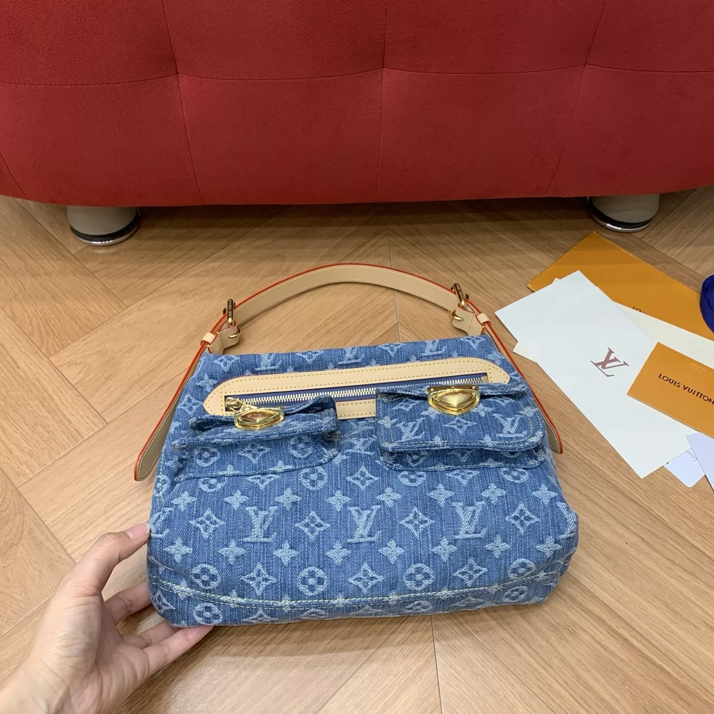 루이비통 워싱 데님 배기 숄더백 상세 이미지 25
