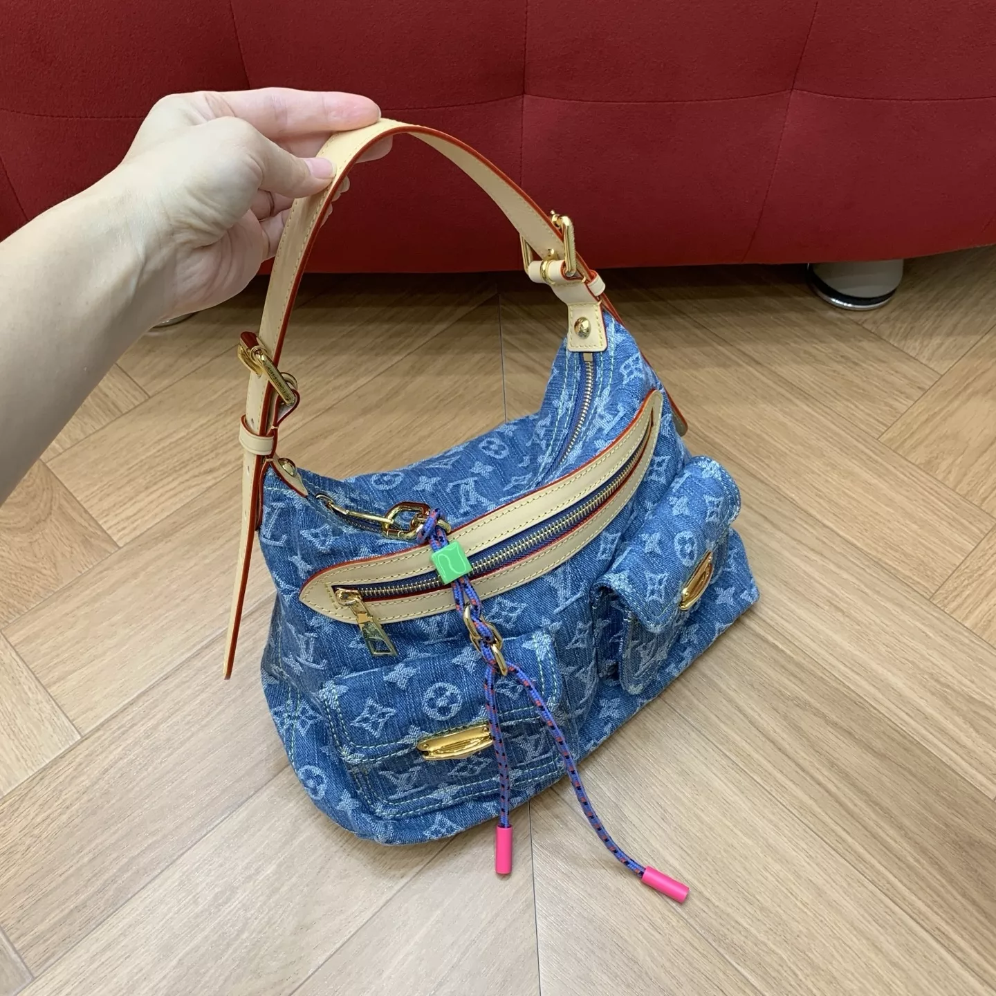 루이비통 워싱 데님 배기 숄더백 상세 이미지 21