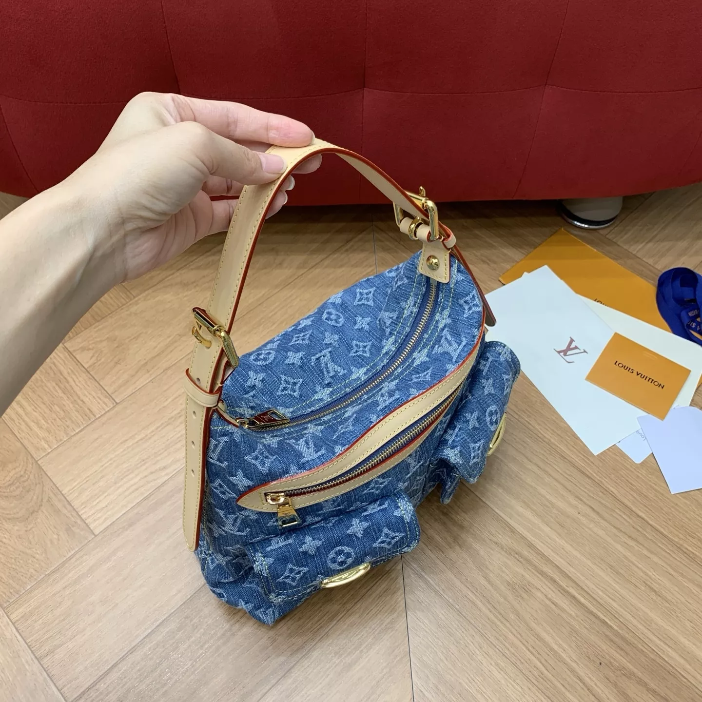 루이비통 워싱 데님 배기 숄더백 상세 이미지 22