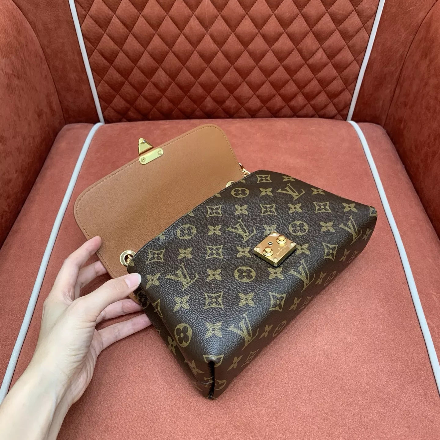 루이비통 마들렌 BB 체인 스트랩 숄더백 상세 이미지 7