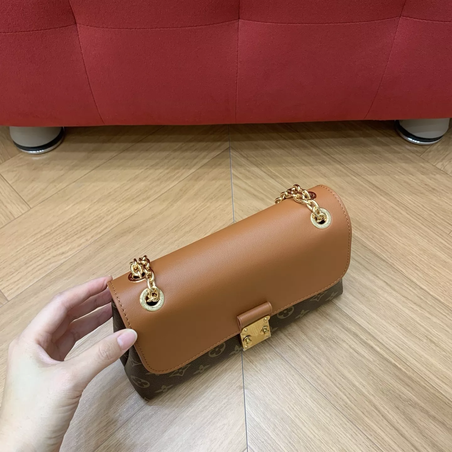 루이비통 마들렌 BB 체인 스트랩 숄더백 상세 이미지 27
