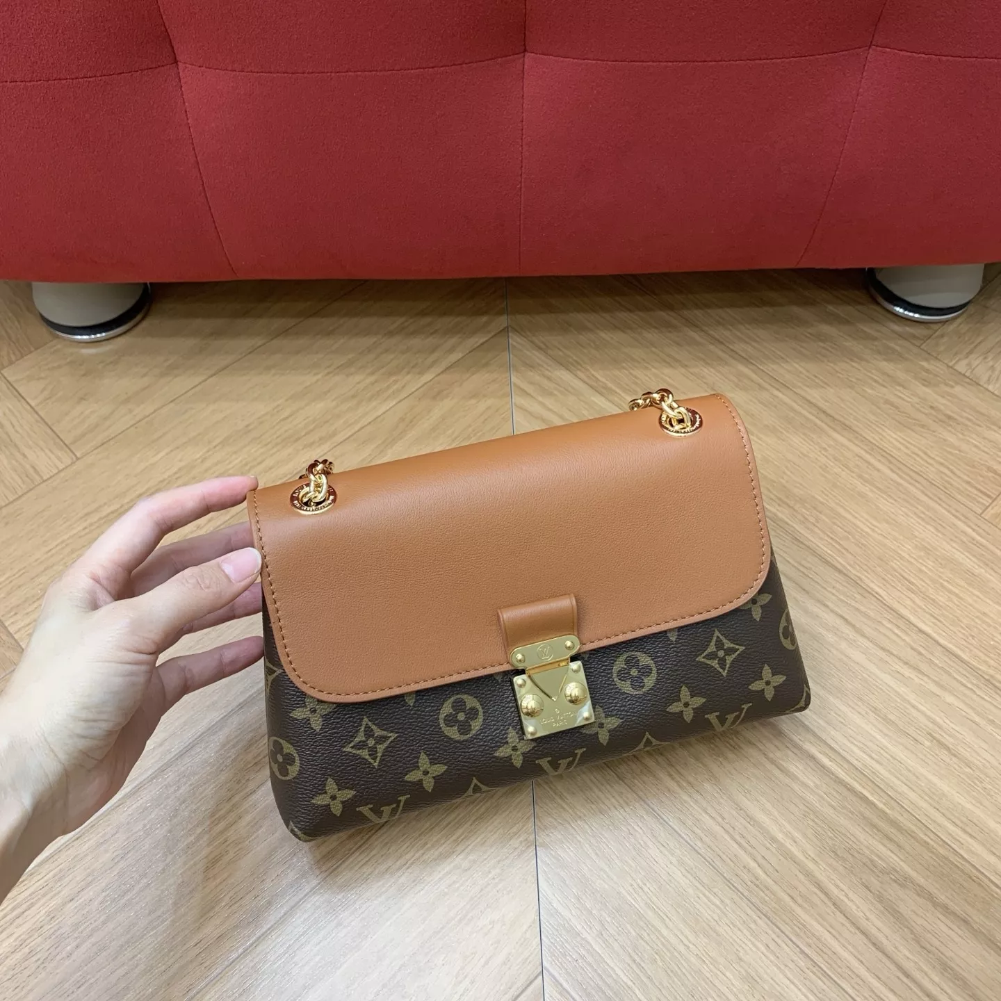 루이비통 마들렌 BB 체인 스트랩 숄더백 상세 이미지 21