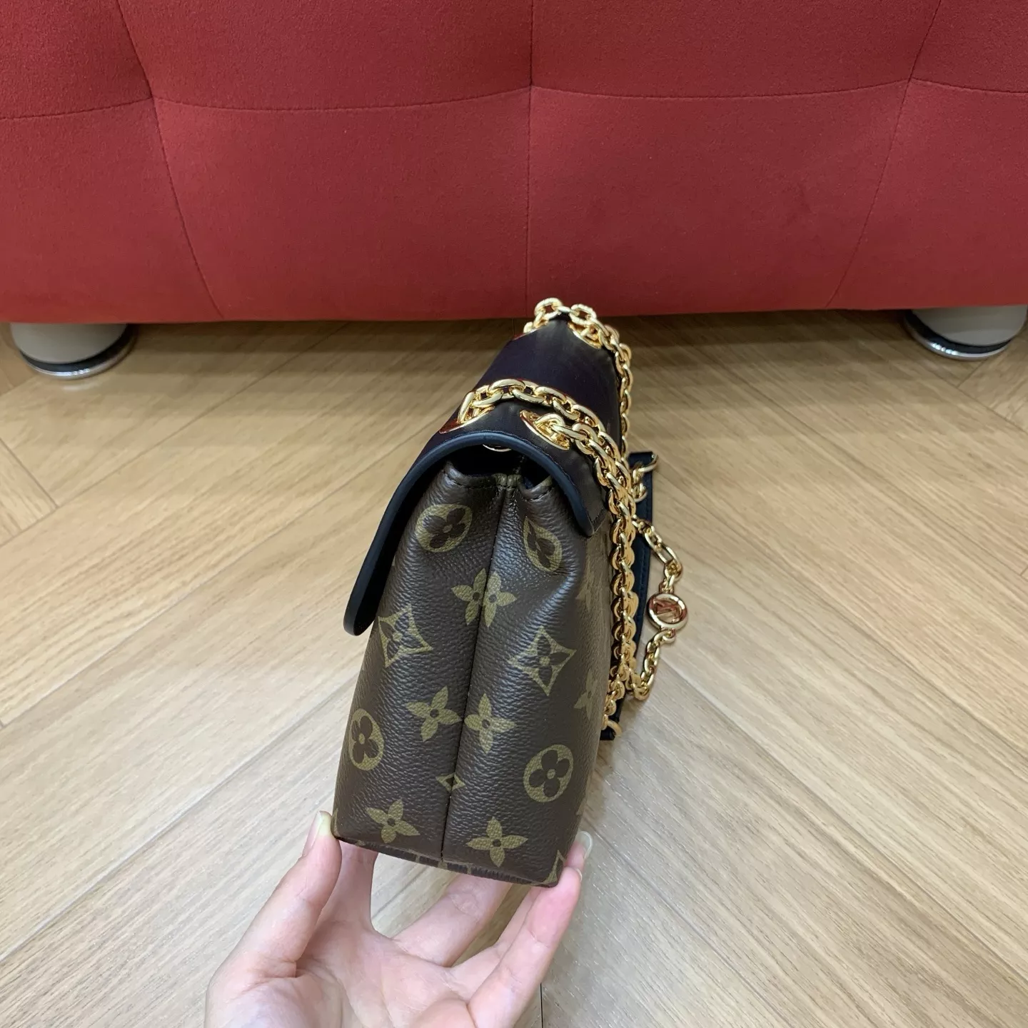 루이비통 마들렌 BB 모노그램 체인 숄더백 상세 이미지 25