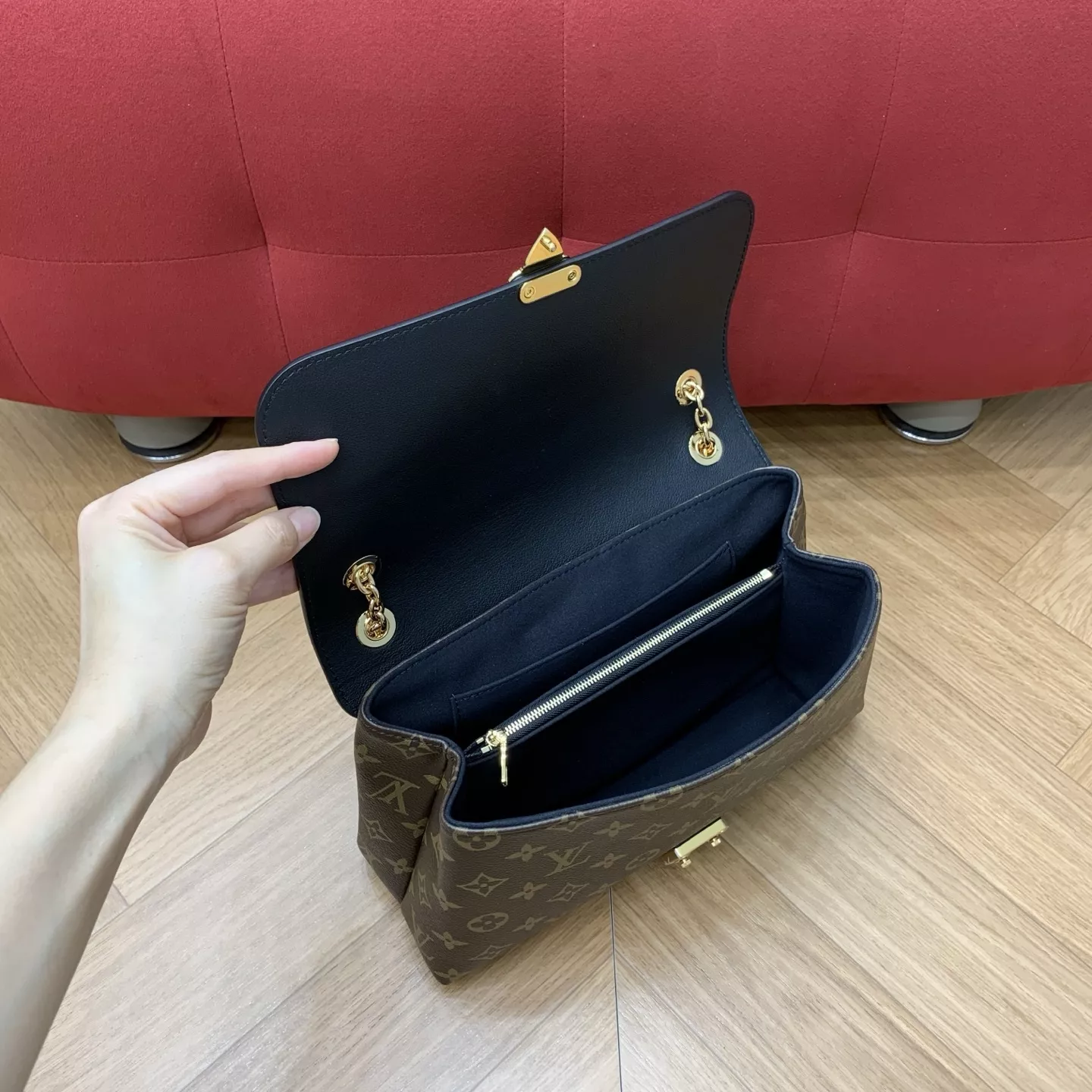 루이비통 마들렌느 모노그램 체인 숄더백 상세 이미지 28