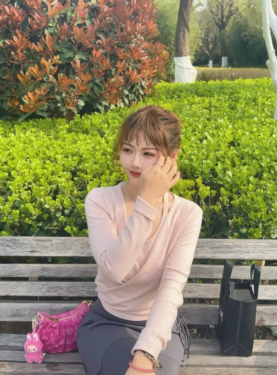 루이비통 워시드 핑크 데님 밸리 미니 숄더백 상세 이미지 48