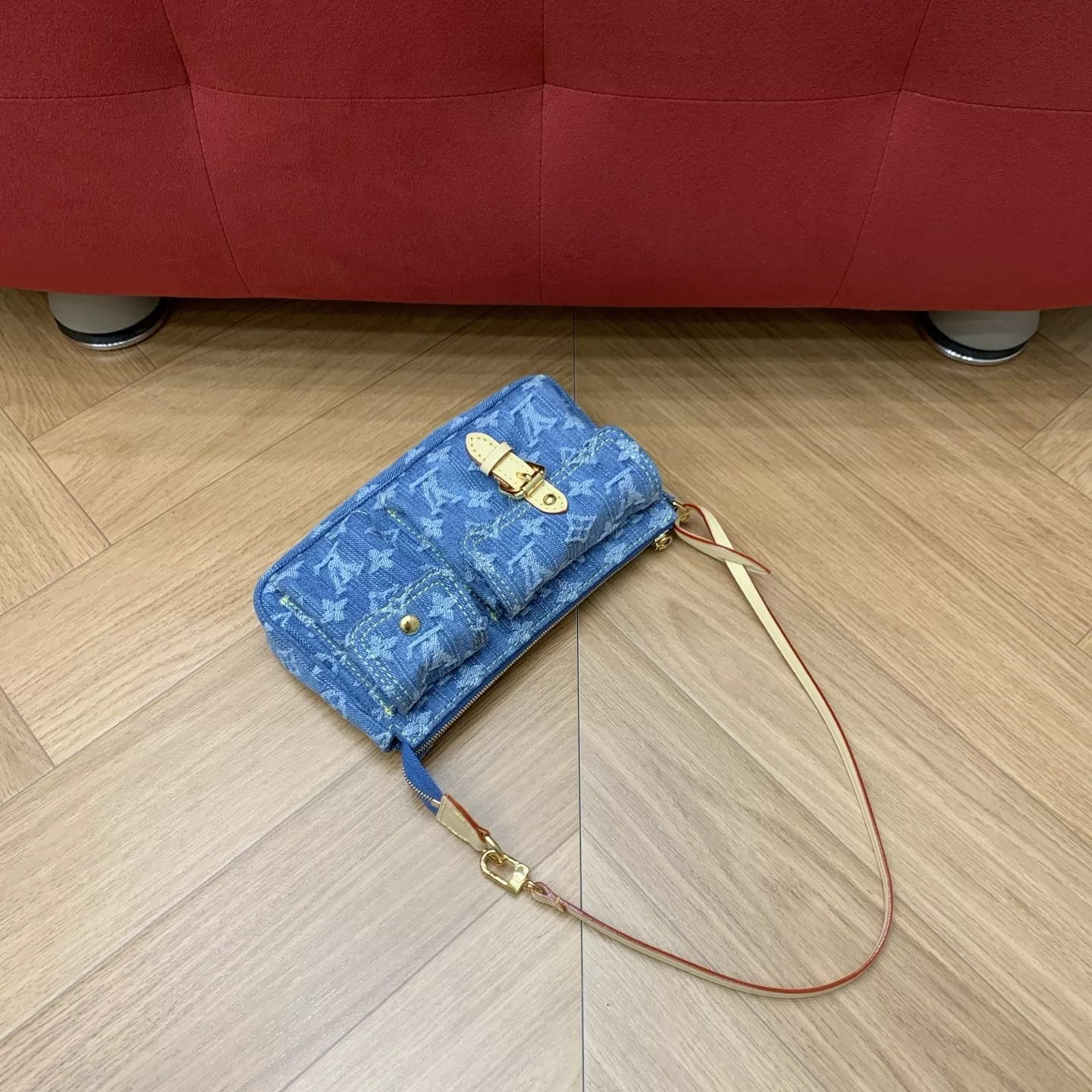 루이비통 워시드 블루 데님 플랩 포켓 미니 숄더백 상세 이미지 13