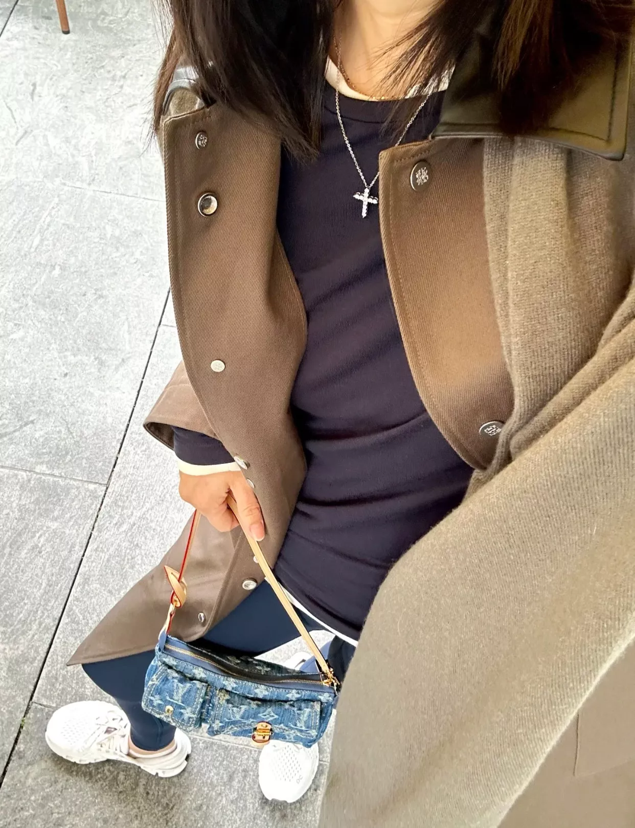 루이비통 워시드 블루 데님 플랩 포켓 미니 숄더백 상세 이미지 38