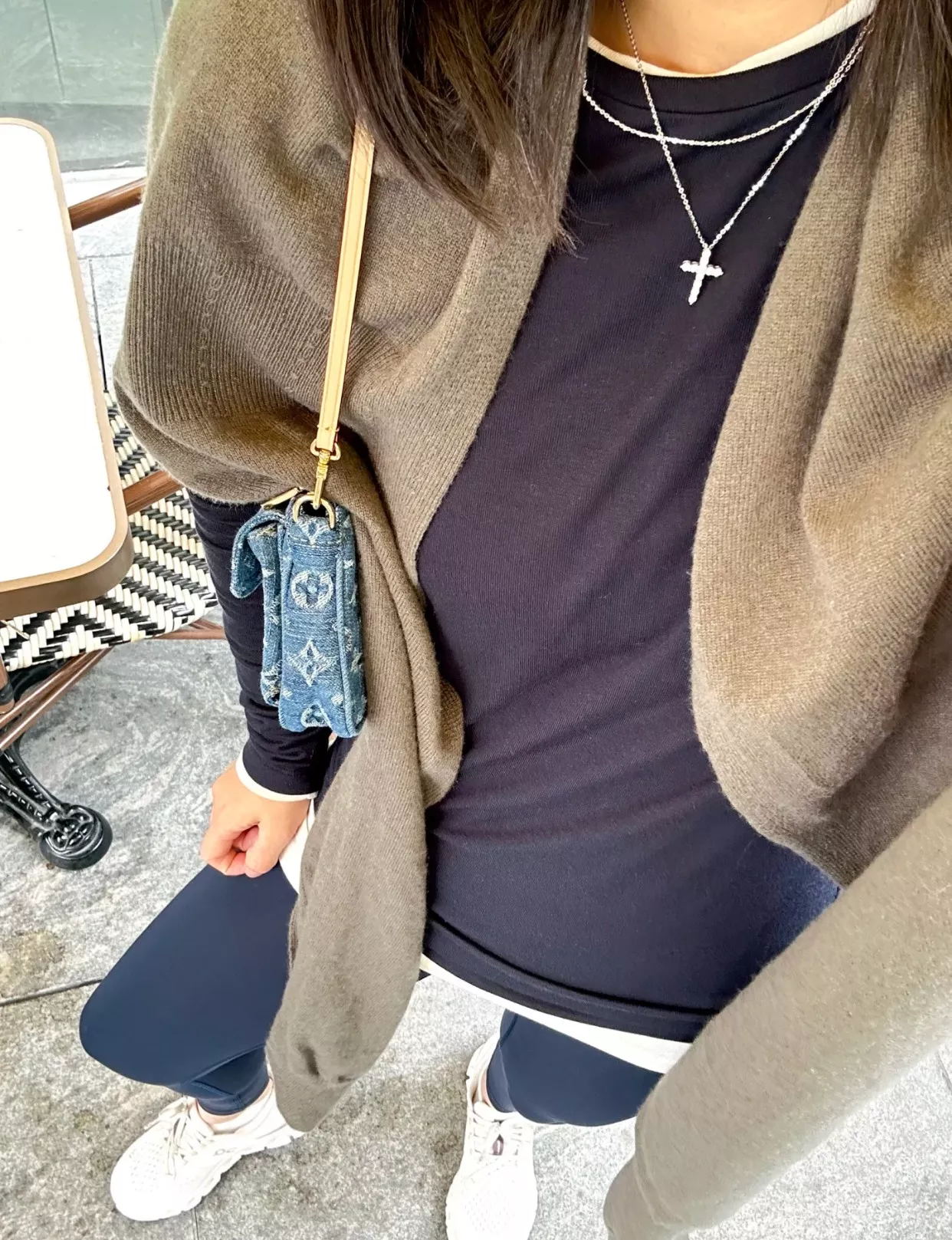 루이비통 워시드 블루 데님 플랩 포켓 미니 숄더백 상세 이미지 39