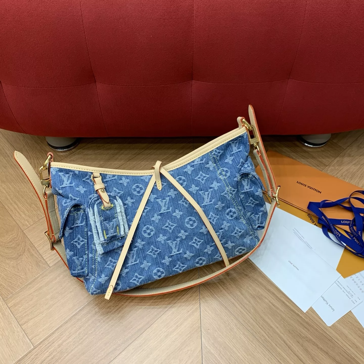 루이비통 워시드 블루 데님 카고 캐리올 숄더백 상세 이미지 30