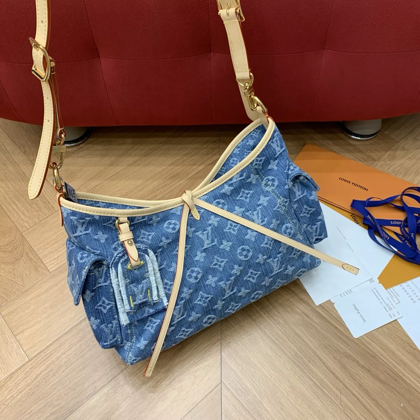 루이비통 워시드 블루 데님 카고 캐리올 숄더백 상세 이미지 11