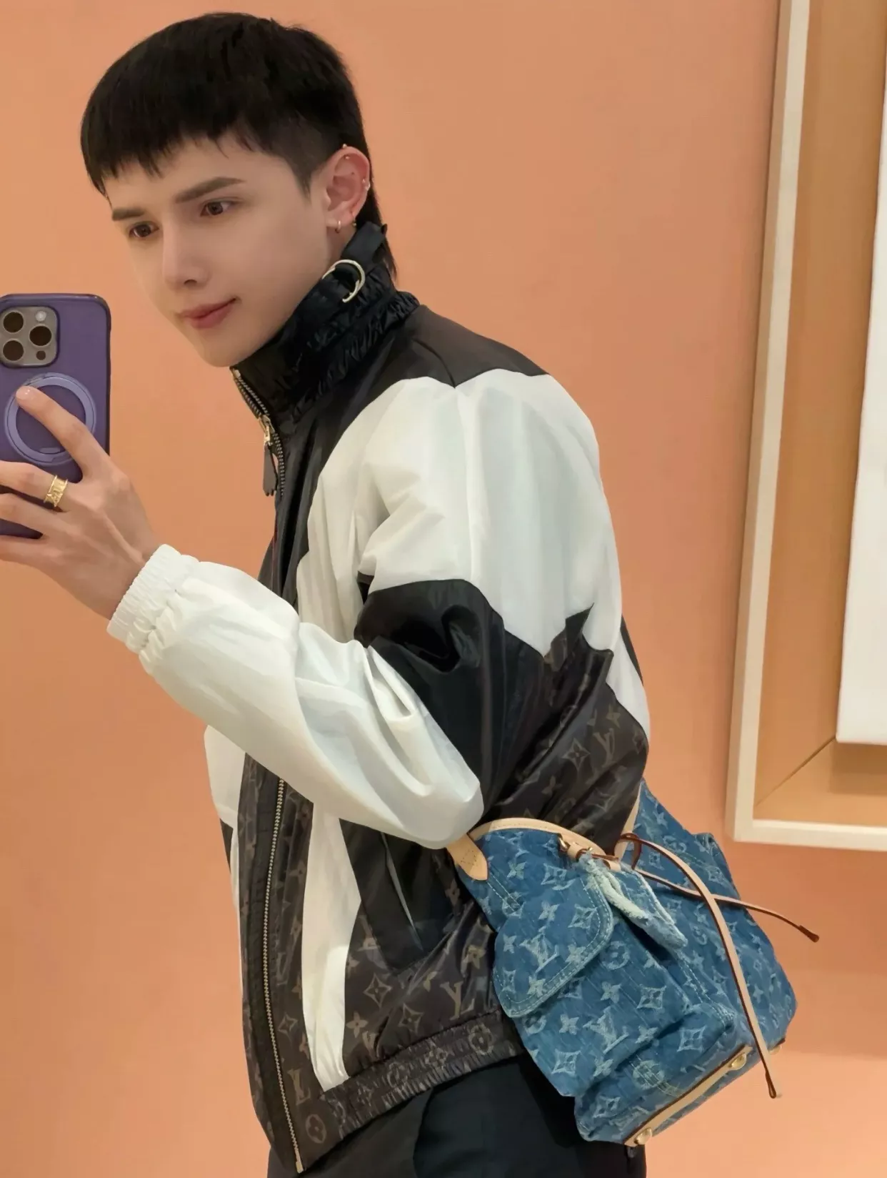 루이비통 워시드 블루 데님 카고 캐리올 숄더백 상세 이미지 32