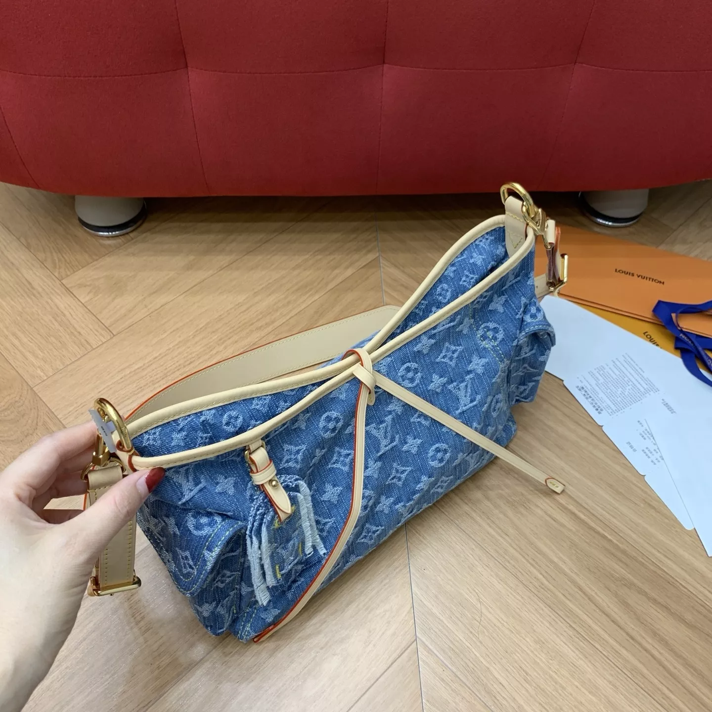 루이비통 워시드 블루 데님 카고 캐리올 숄더백 상세 이미지 26