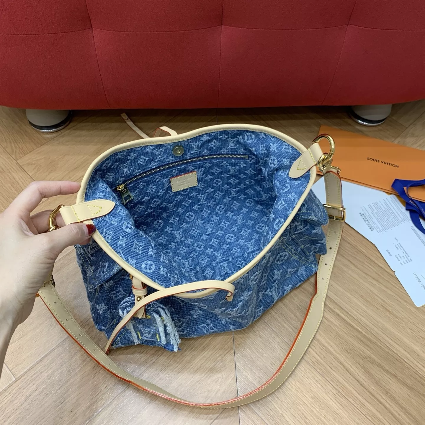 루이비통 워시드 블루 데님 카고 캐리올 숄더백 상세 이미지 27
