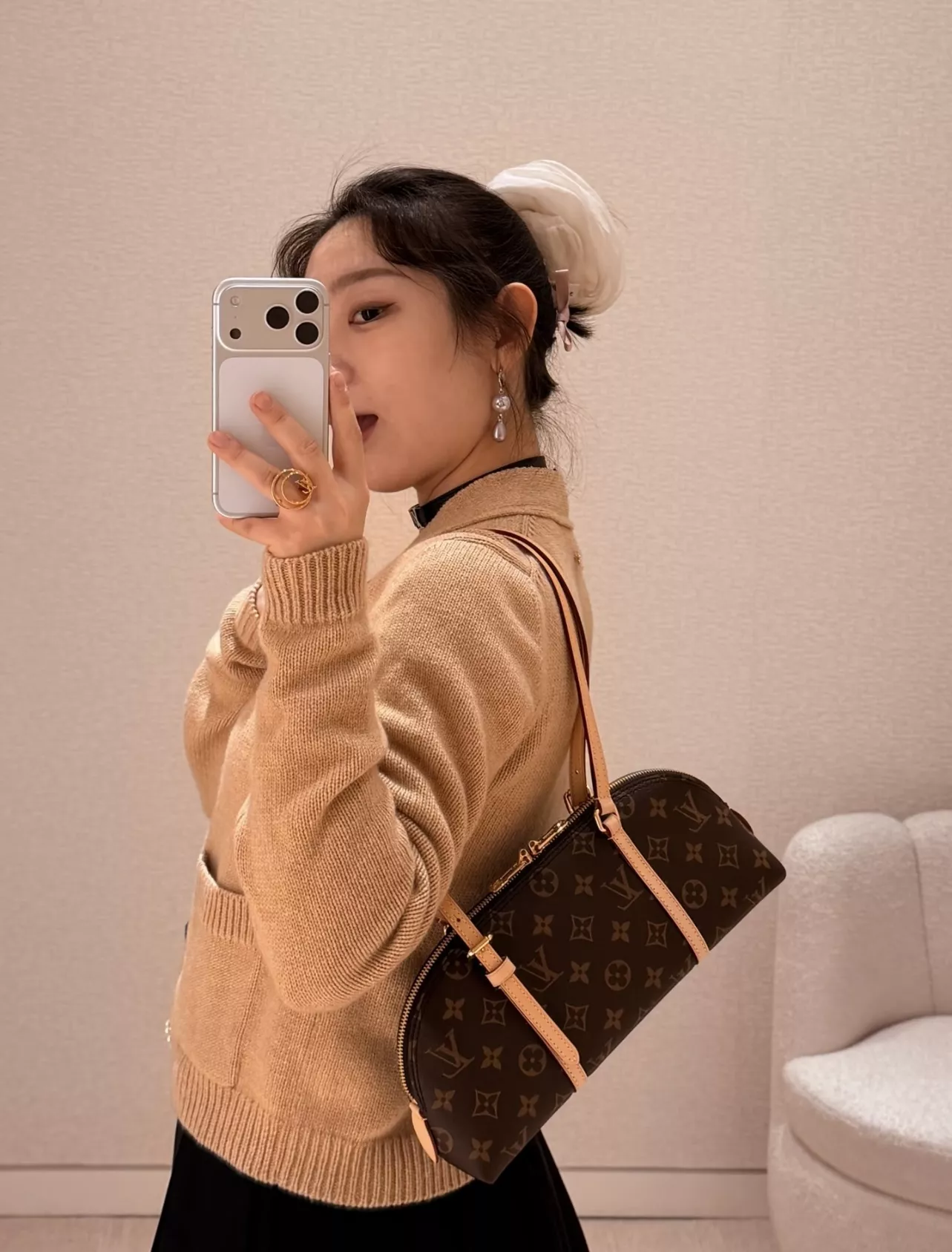 루이비통 스콰이어 모노그램 캔버스 호보 숄더백 상세 이미지 31