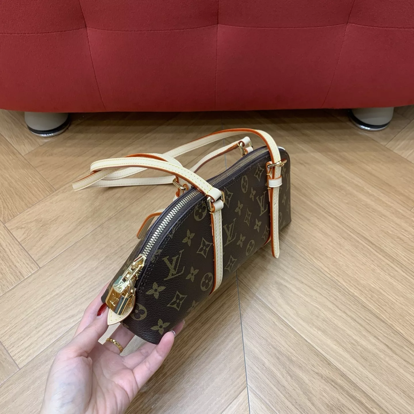 루이비통 스콰이어 모노그램 캔버스 호보 숄더백 상세 이미지 22