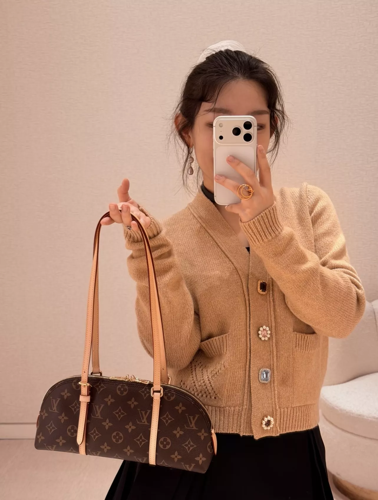 루이비통 스콰이어 모노그램 캔버스 호보 숄더백 상세 이미지 34