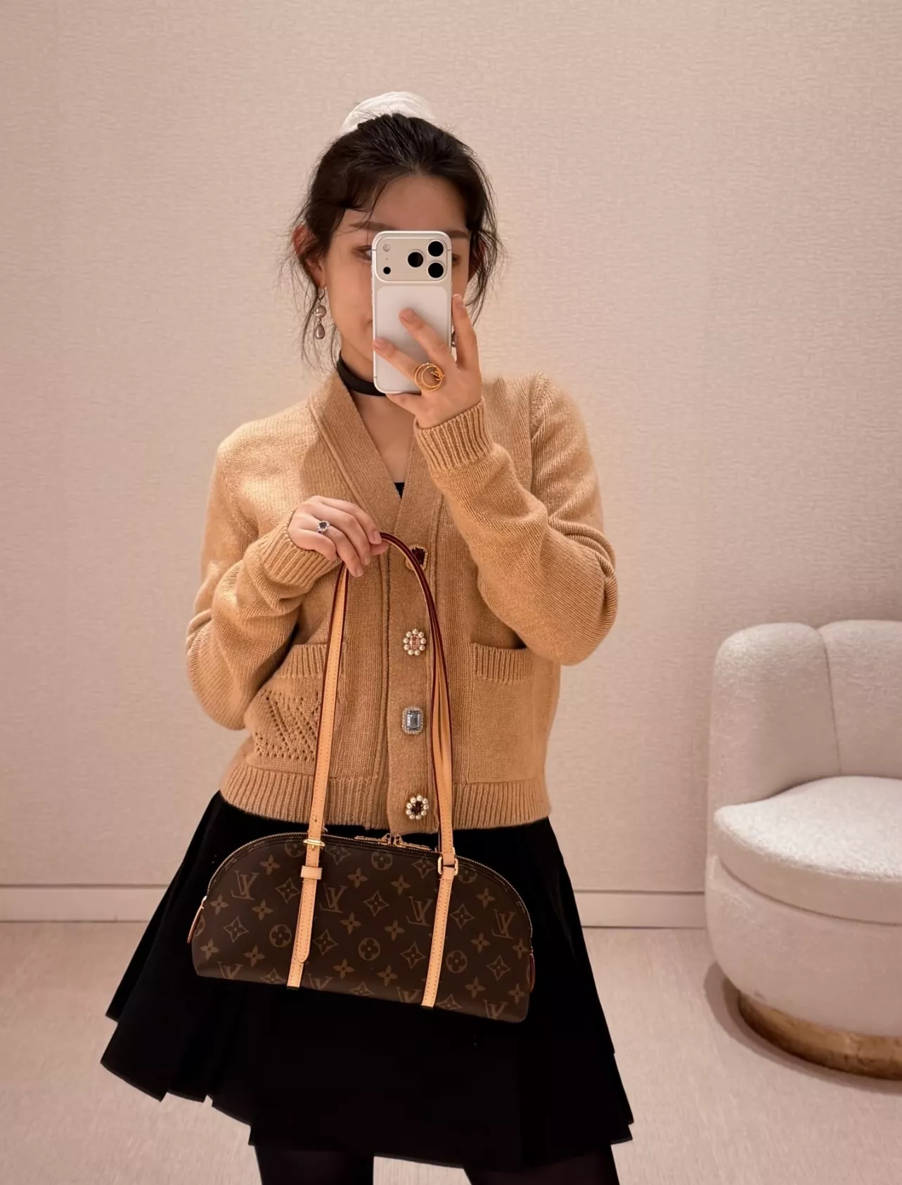 루이비통 스콰이어 모노그램 캔버스 호보 숄더백 상세 이미지 39