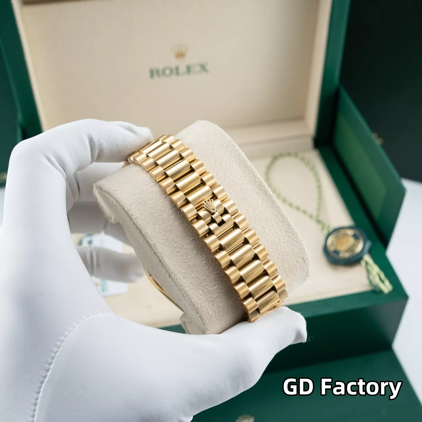 루이비통 데이데이트 40mm 사파이어 크리스탈 메탈 시계 상세 이미지 9