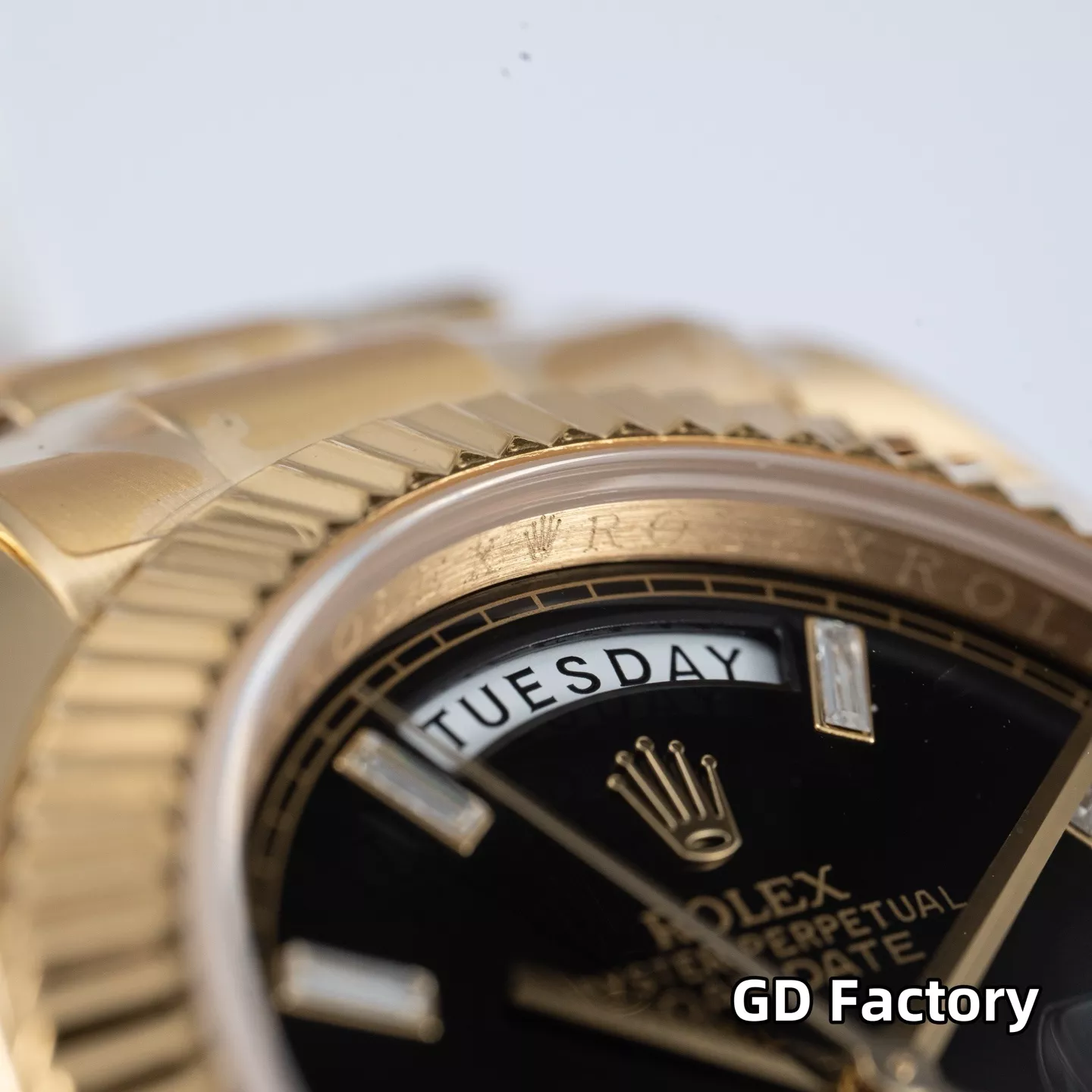 루이비통 40mm 데이데이트 사파이어 크리스탈 메탈 시계 상세 이미지 15